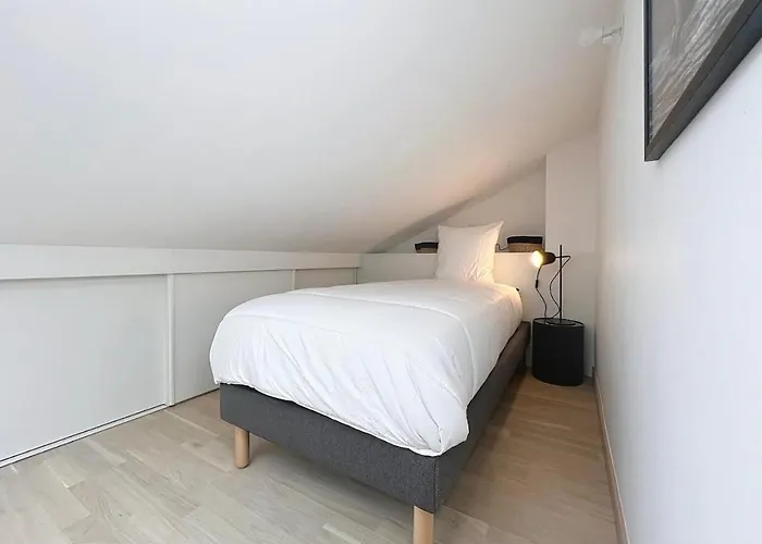 Large New Duplex, 10 People Mountain View & Terrace