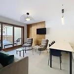 Large New Duplex, 10 People Mountain View & Terrace La Plagne